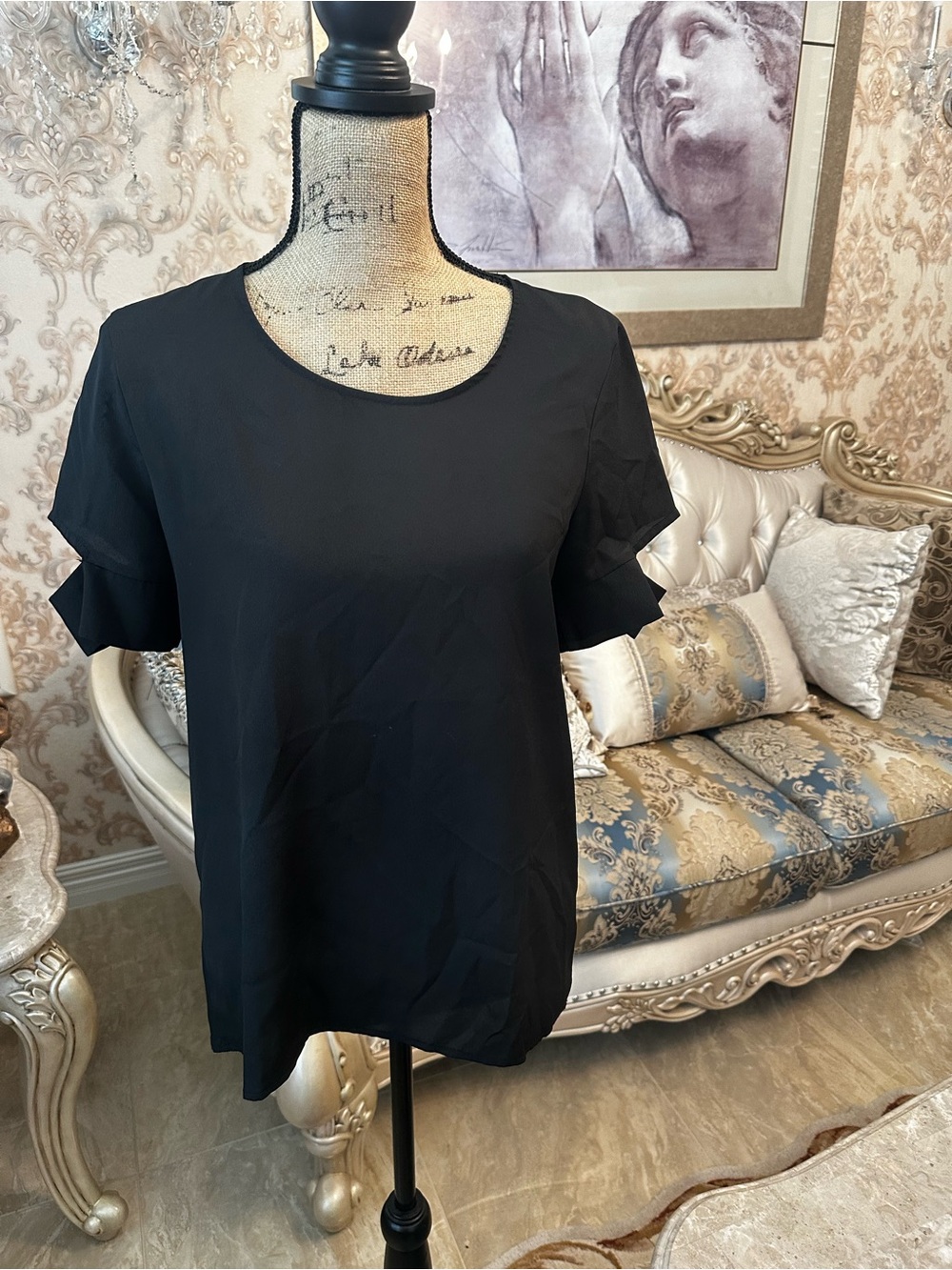 Ro & De Black Short Sleeve Ruffle Cuff Top